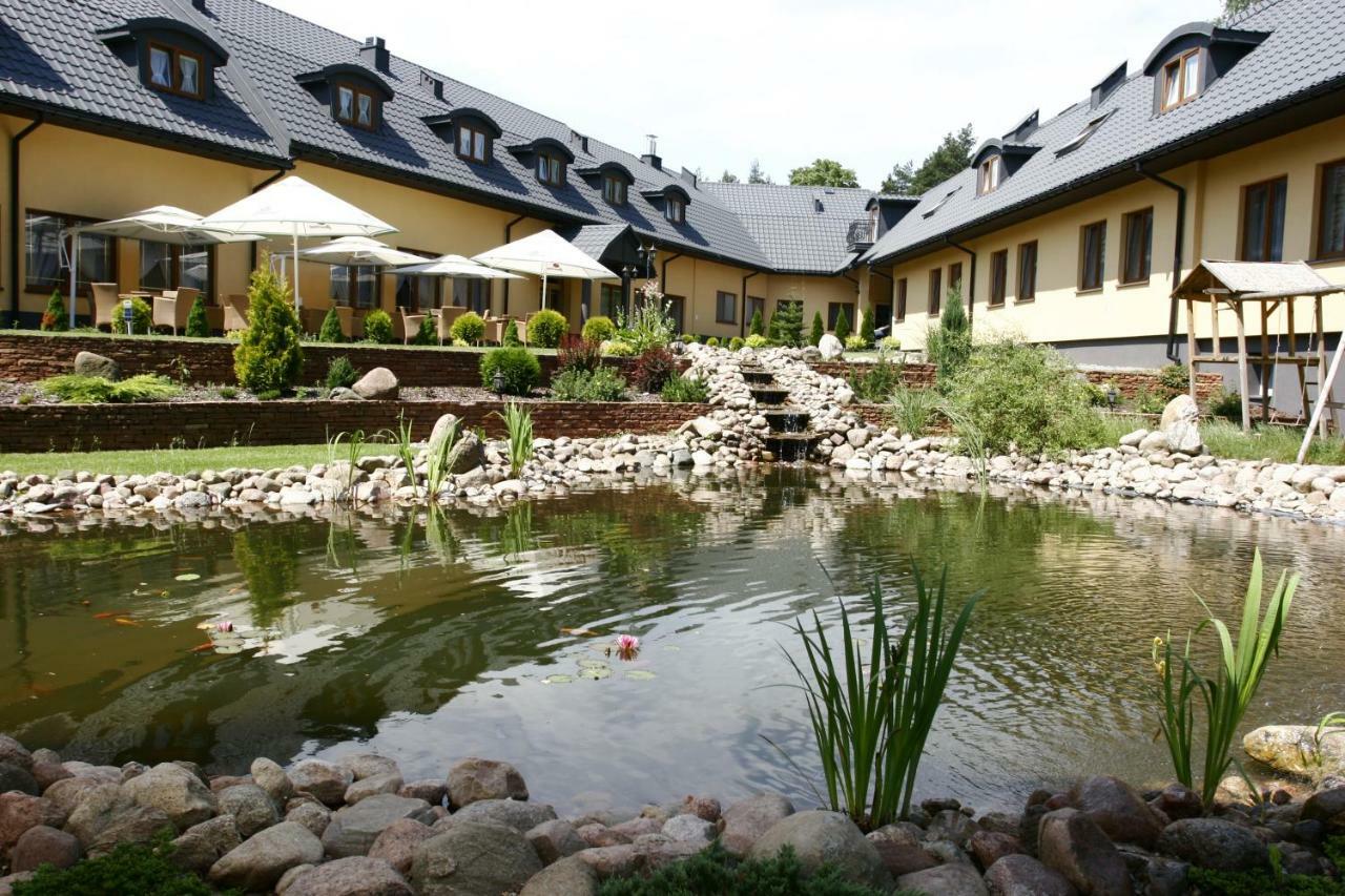 Hotel Paradiso Suchedniow Exterior photo